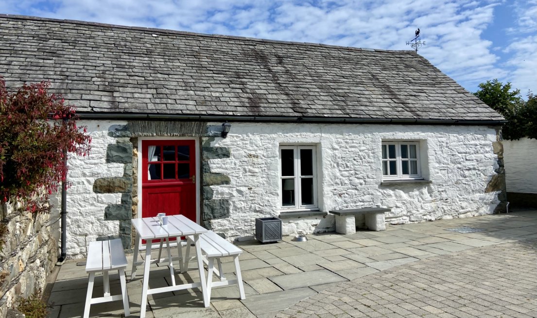Crab Cottage Aberfforest, Barnacle Cottage, AirBnb